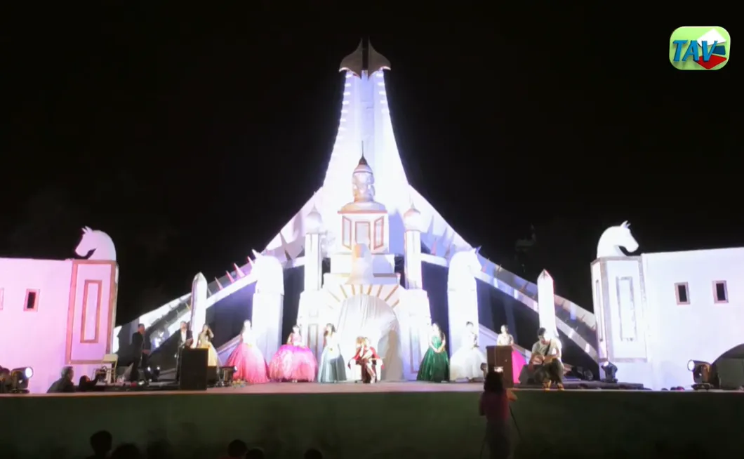 Trono Reina en Saravia