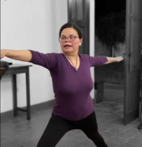profesora de yoga