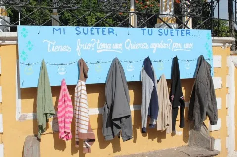 perchero solidario