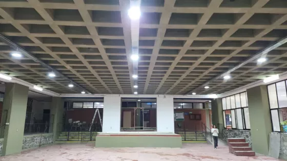 104979-finalizan-los-arreglos-en-el-salon-de-usos-multiples-del-colegio-davalos-de-metan