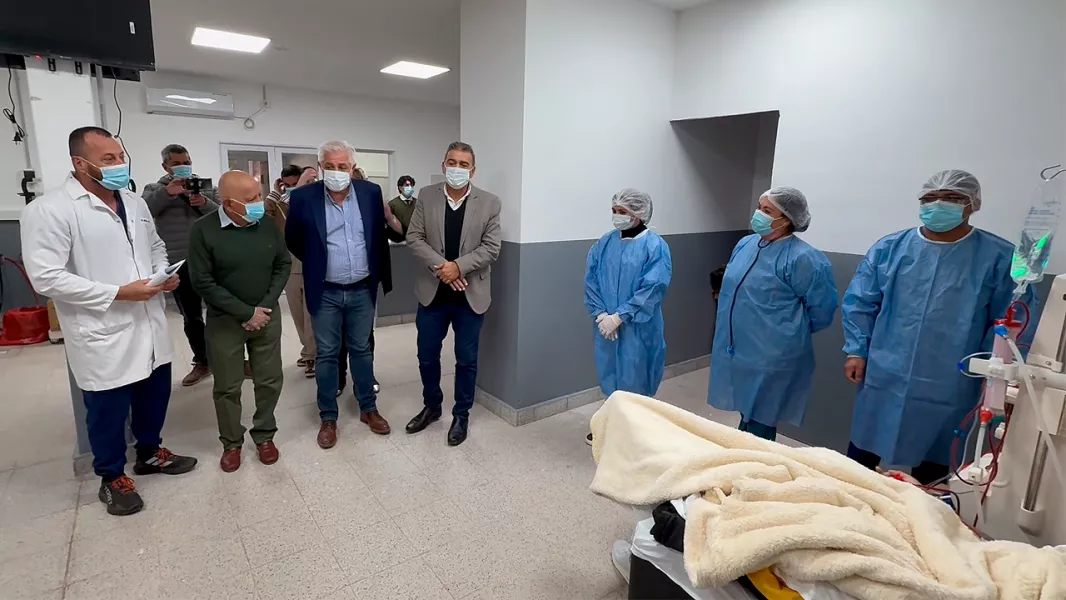 102806-desde-hoy-se-dializa-a-pacientes-en-el-hospital-de-joaquin-v-gonzalez