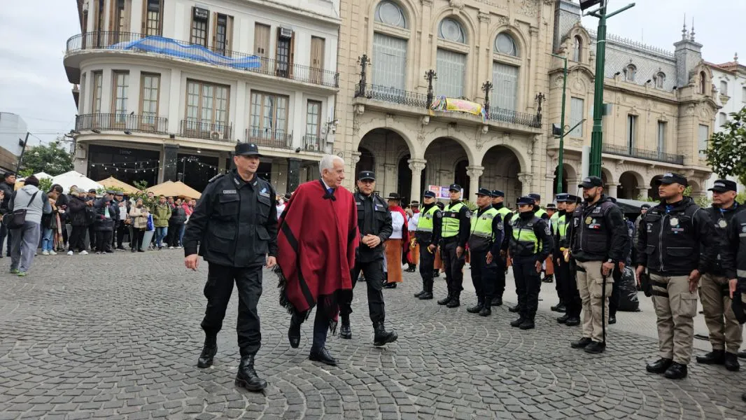 Policía