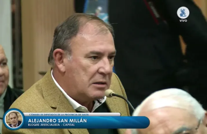 5d12a3099cc2b_715_464!