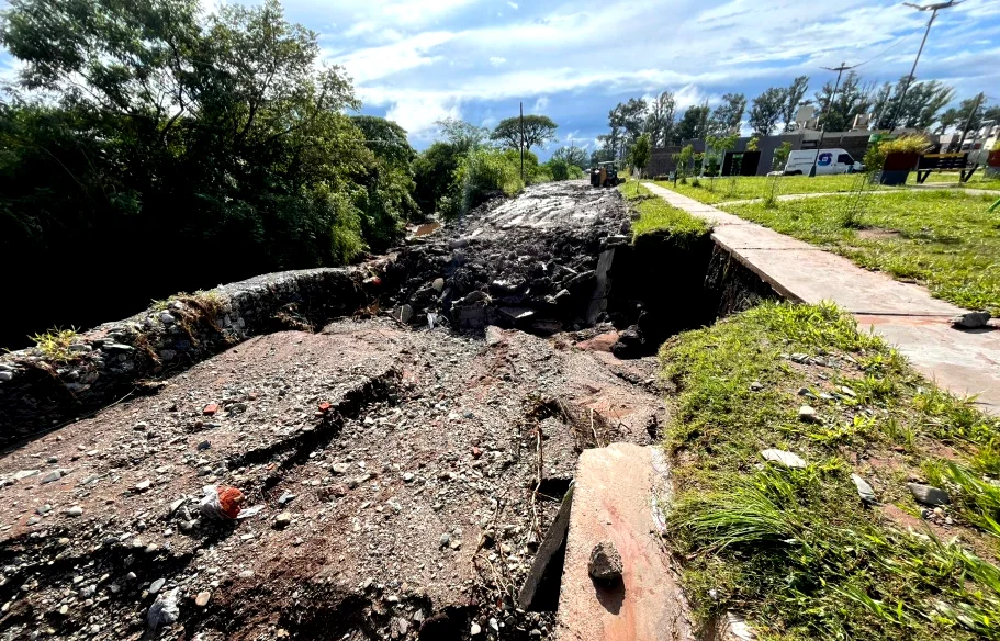 Canal desague en Metán