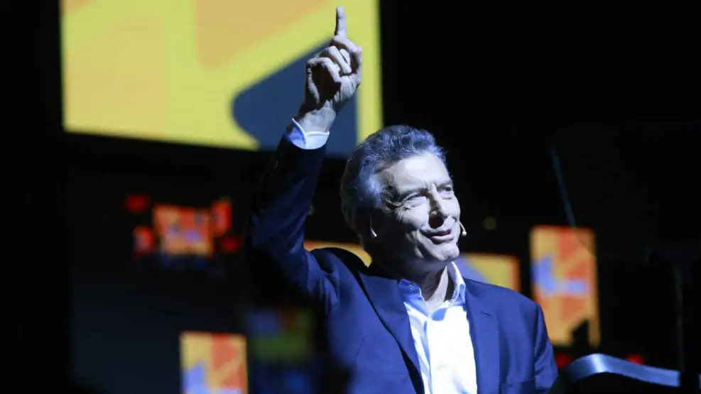 MACRI M