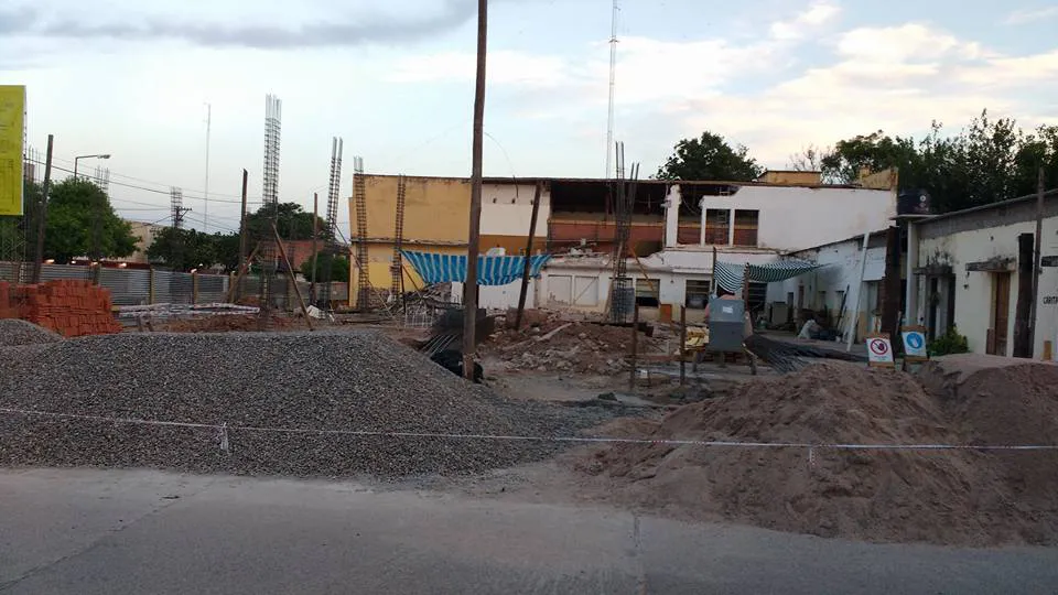 16266242_704036759777467_6218374887550997523_n