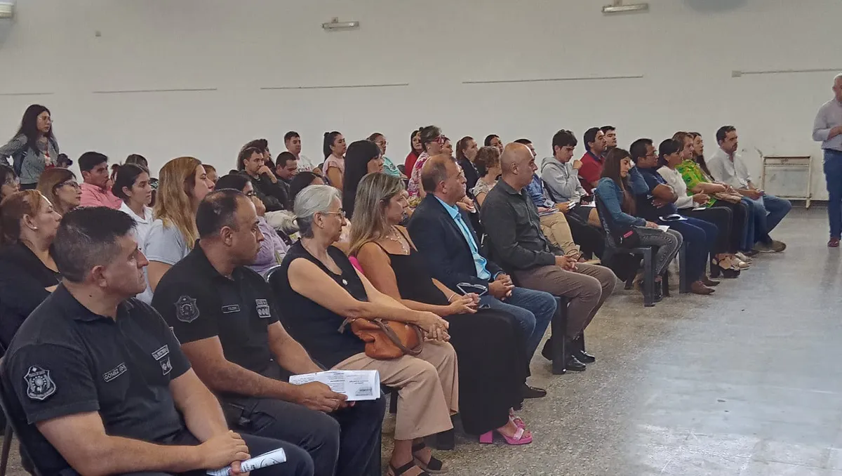 Autoridades y estudiantes