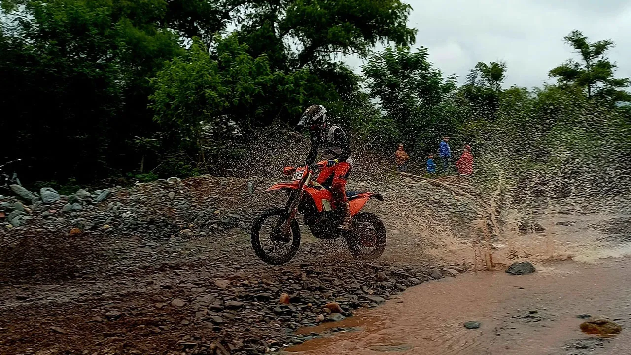 Moto enduro