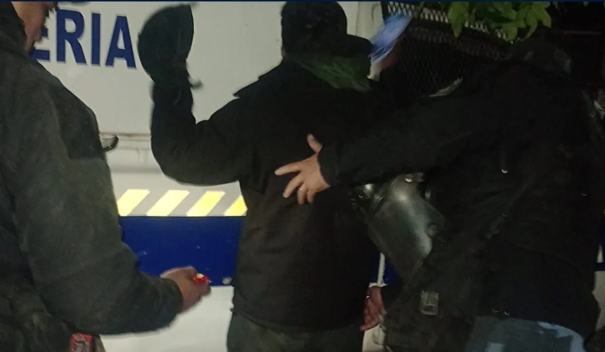Detenidos (2)