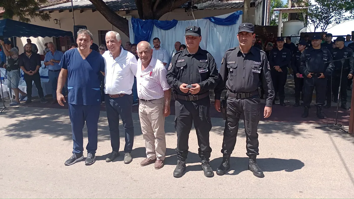 Autoridades provincial y municipal