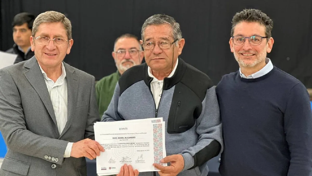 Leo, Morello y vecino