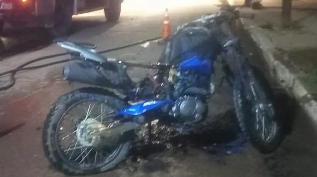 Moto incinerada