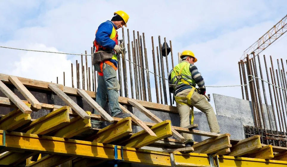 Obreros construcc trabaj