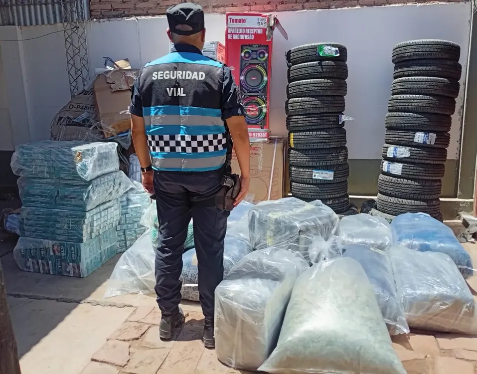 Mercadería ilegal policía