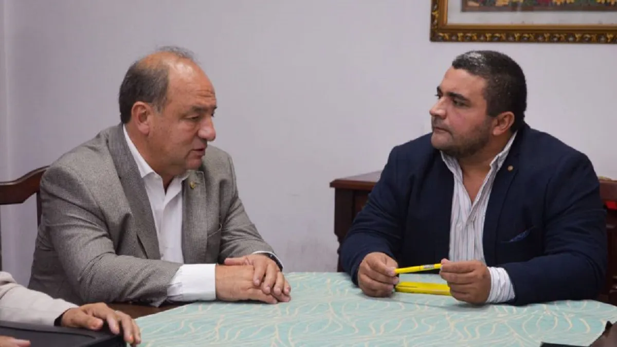 Ministro Villada junto al Intendente Issa en Metán