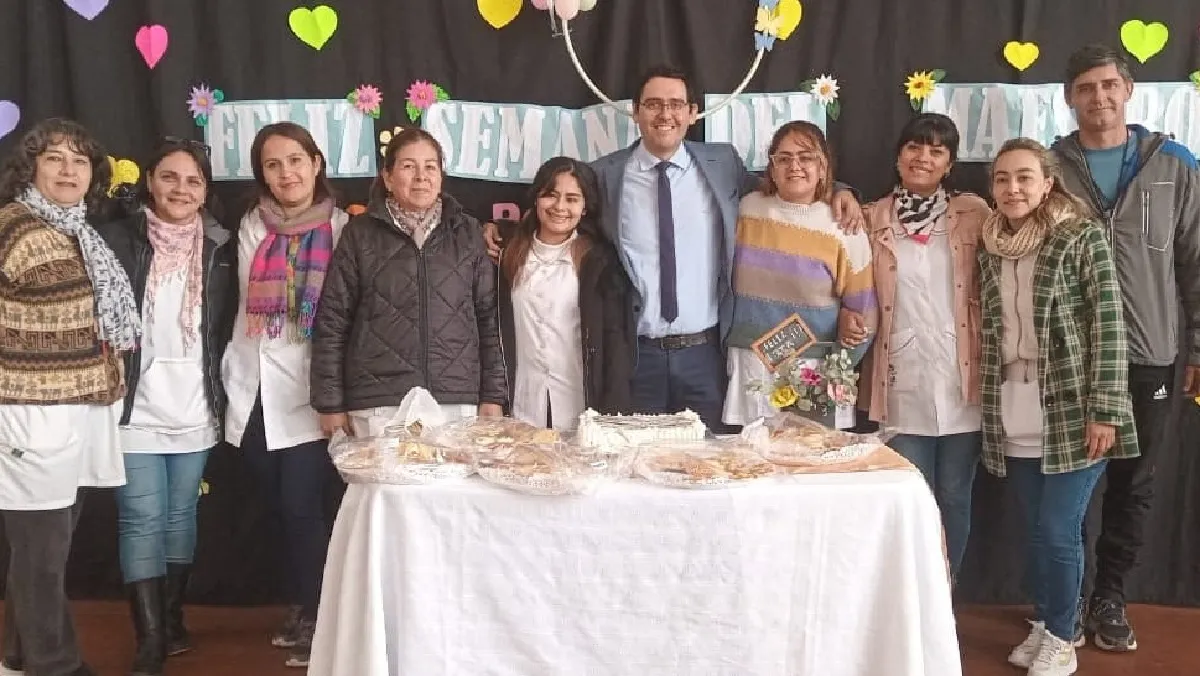 Solis homenajeó a Maestros