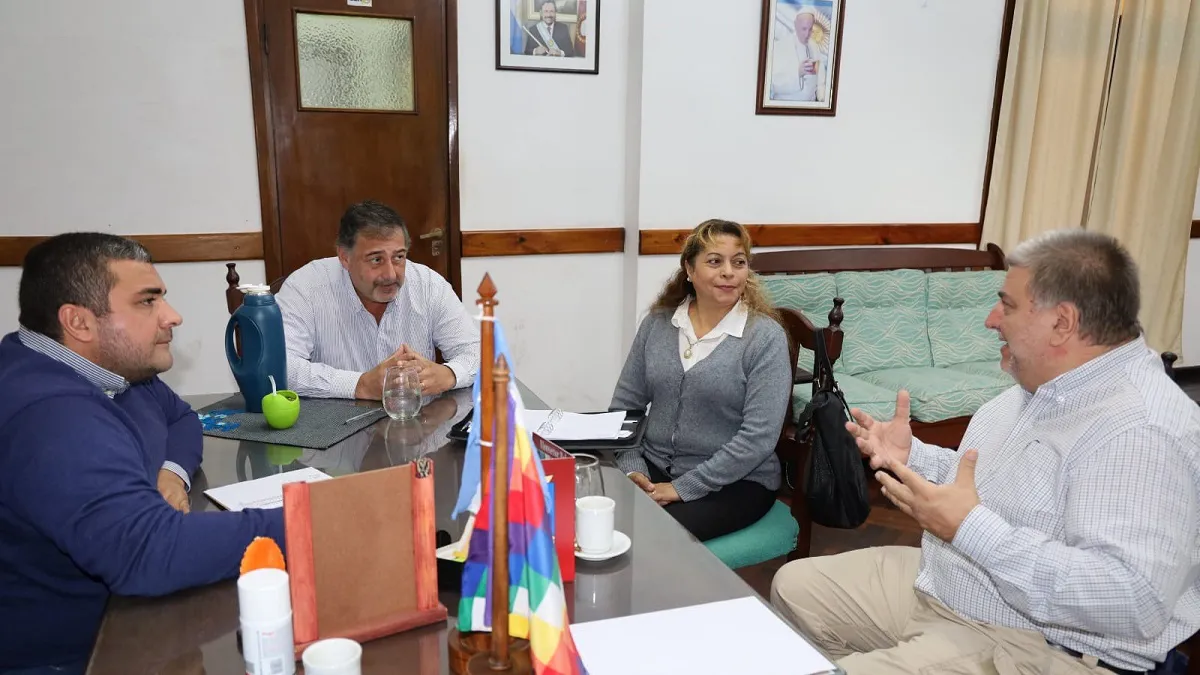 Issa, Zigarán, Jaime Abregú