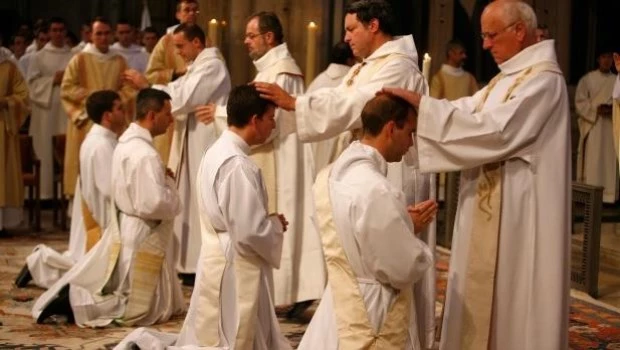 sacerdotes
