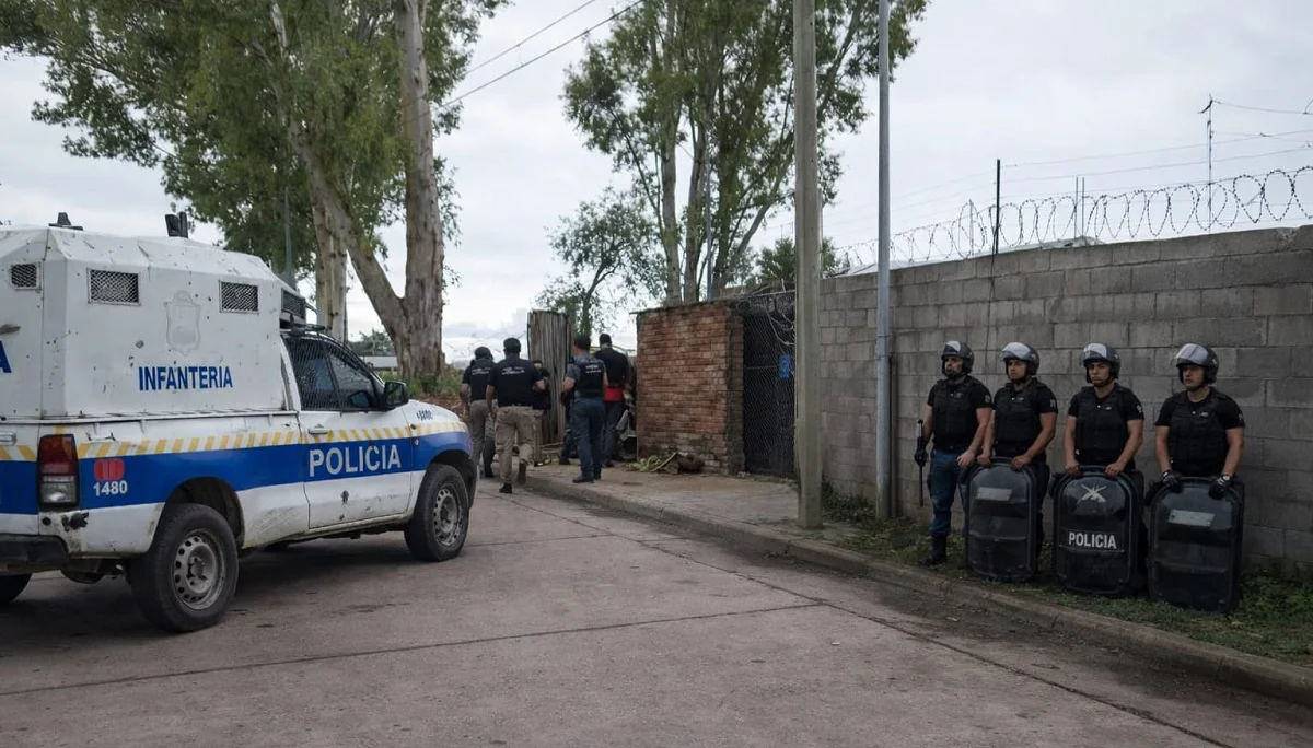 Operativo policial en Metán