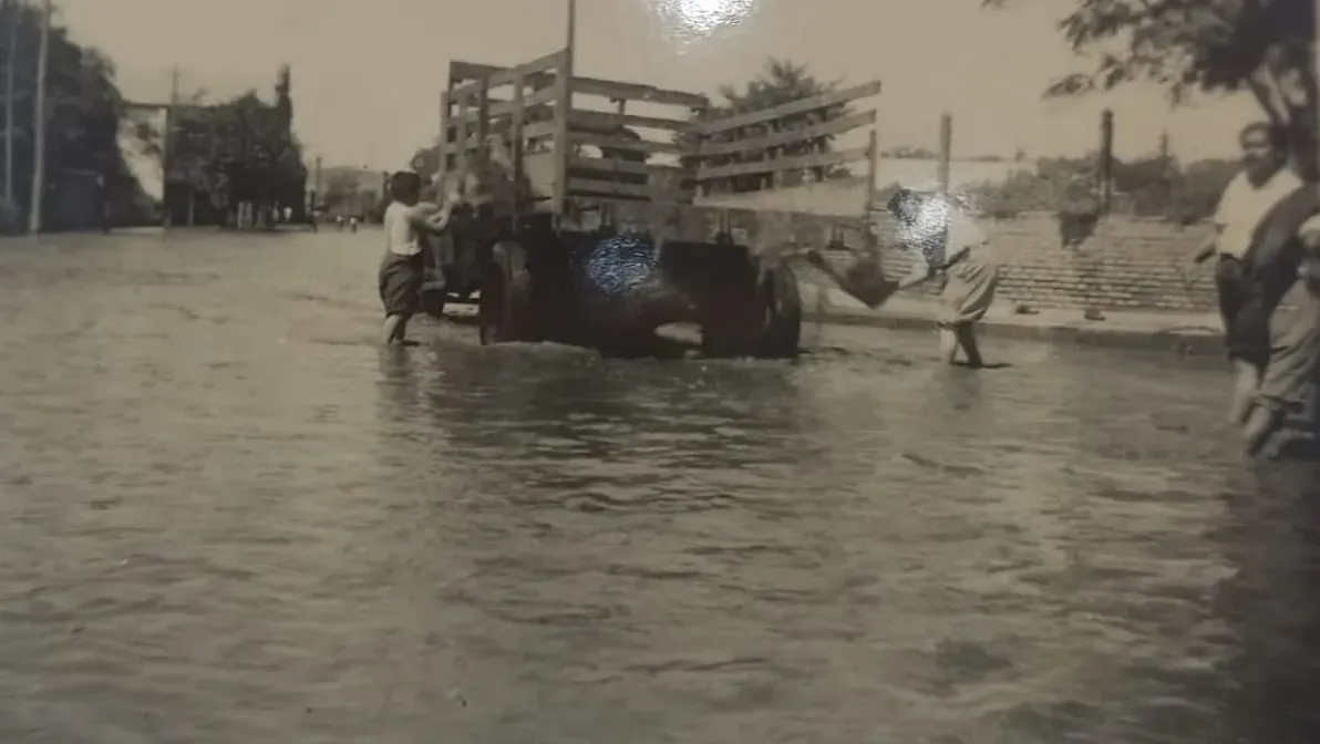 Inundación 1949 Metán (PH: AHSJM - Fondo: Pracedes del Carmen Leiva)
