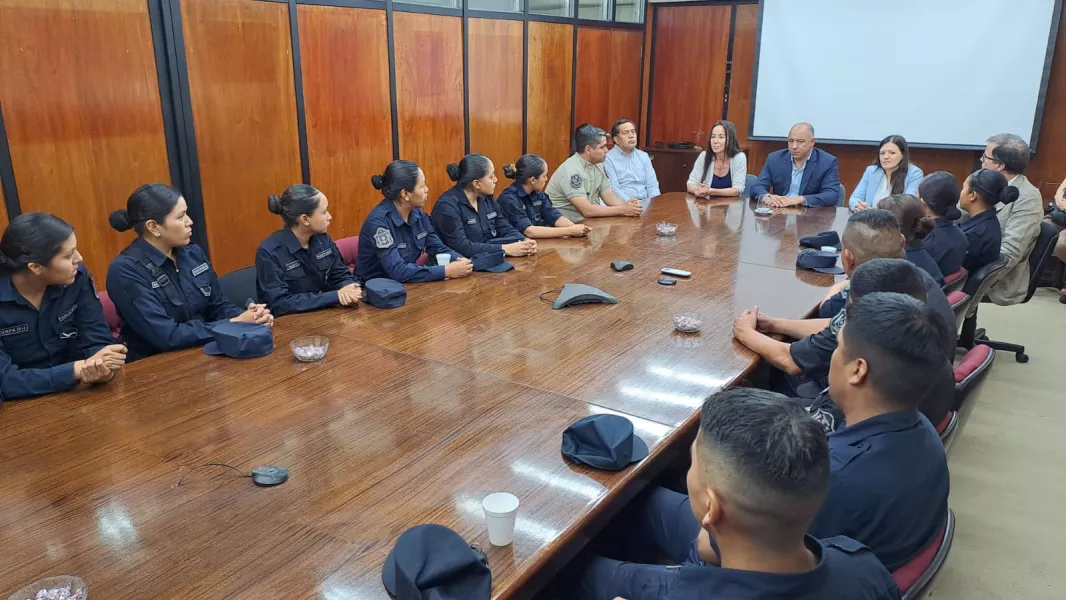 policía
