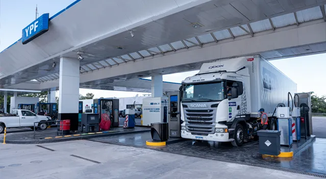 camión estación de servicio