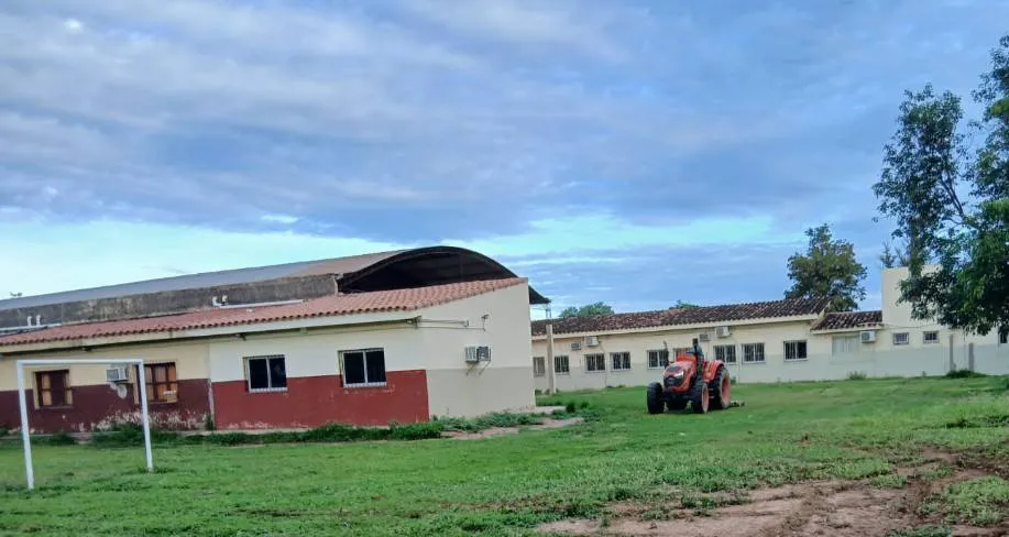 limp escuelas apolinario saravia