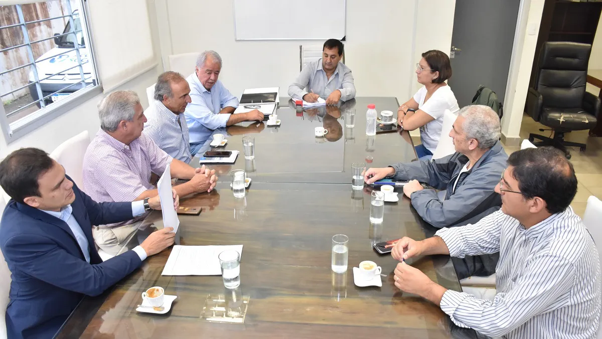 Kuldeep Singh, Carlos Mateo