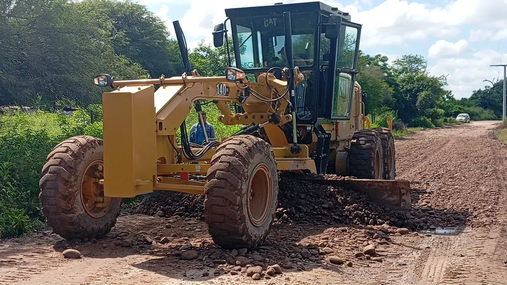 Maquina camino El Algarrobal