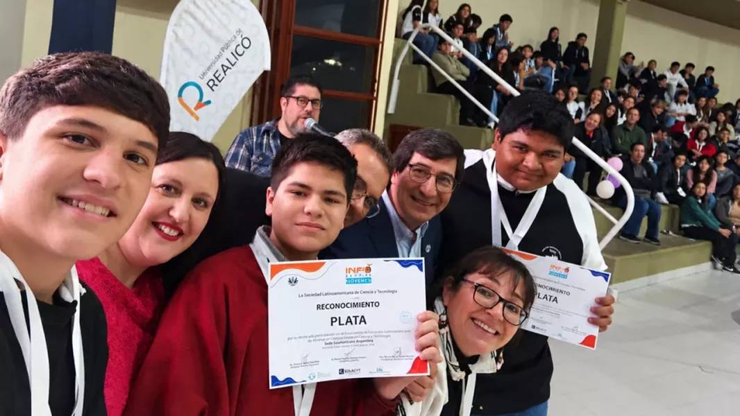 110551-estudiantes-saltenios-brillaron-en-el-concurso-internacional-infomatrix-y-robomatrix-2026