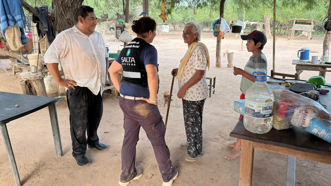 17262-el-gobierno-provincial-reforzo-las-asistencias-en-pichanal-tras-la-crecida-del-rio-bermejo