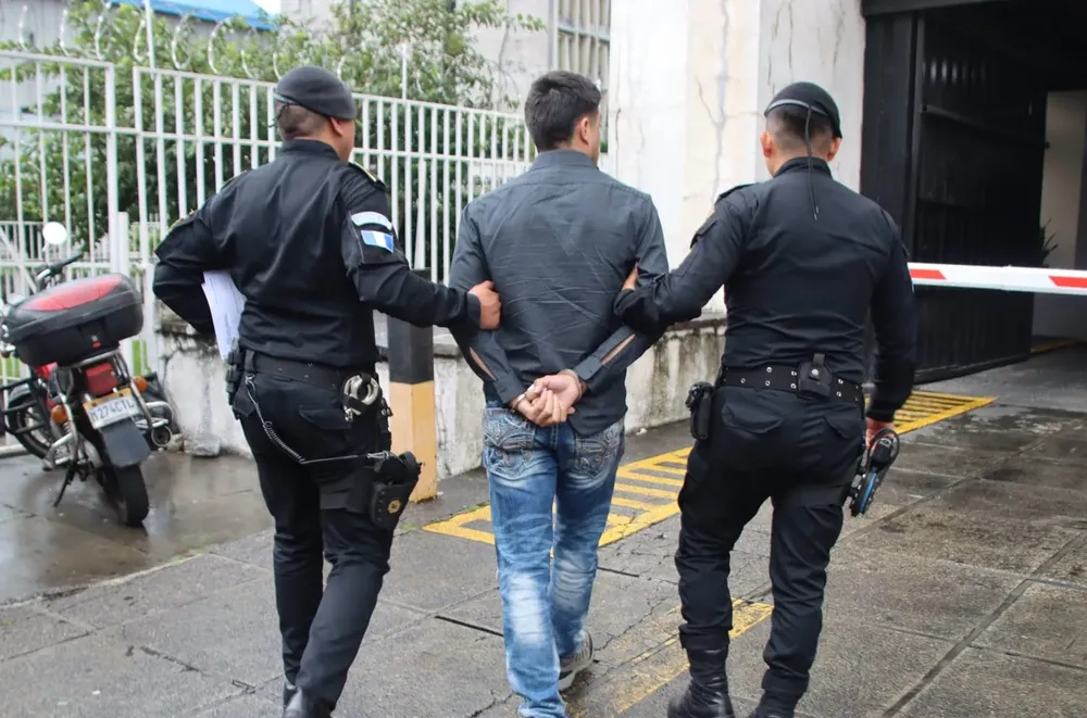 Mexicano-detenido-e1757983562140