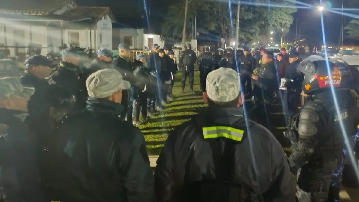 Policias Metán