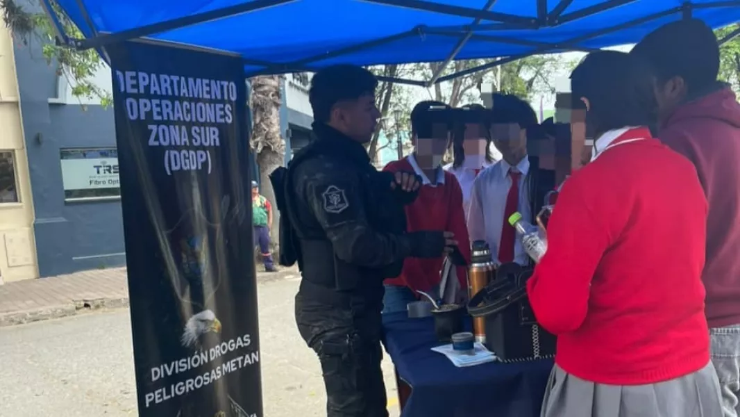 24882-la-policia-continua-con-las-acciones-preventivas-sobre-el-consumo-de-sustancias-psicoactivas-en-la-provincia
