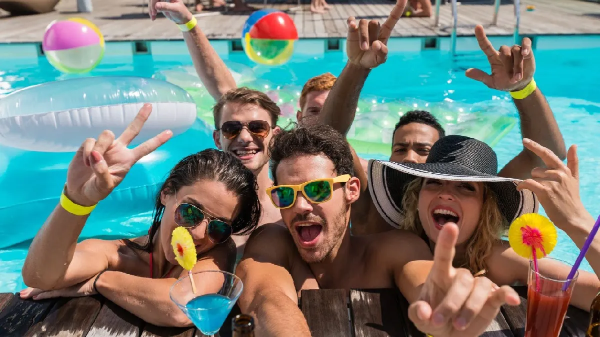 Pool party