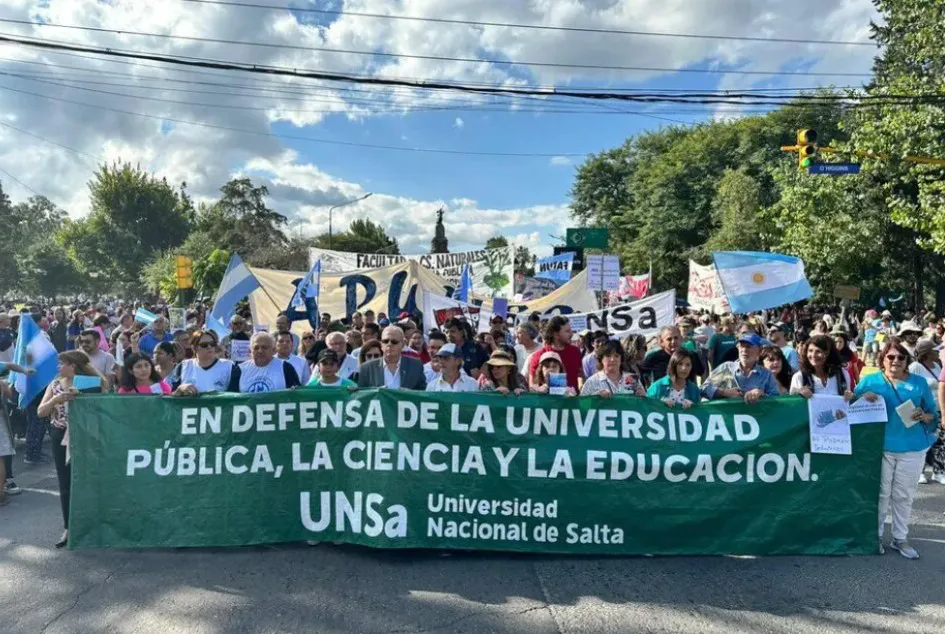 MARCHA UNIVERSITARIA