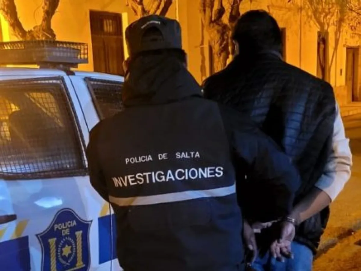 policía detenido