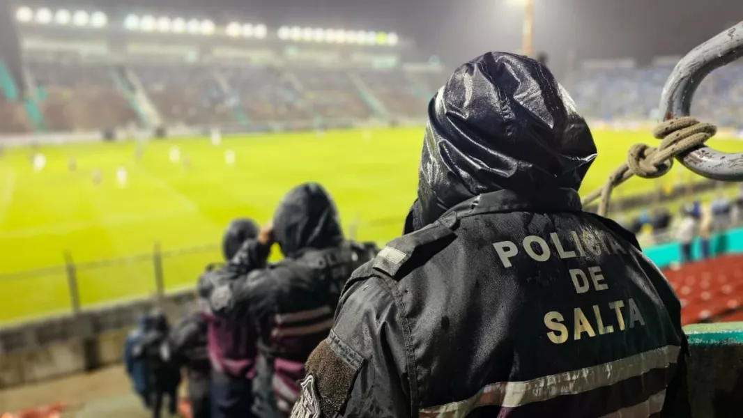 25493-cobertura-de-seguridad-durante-la-semifinal-de-la-copa-argentina