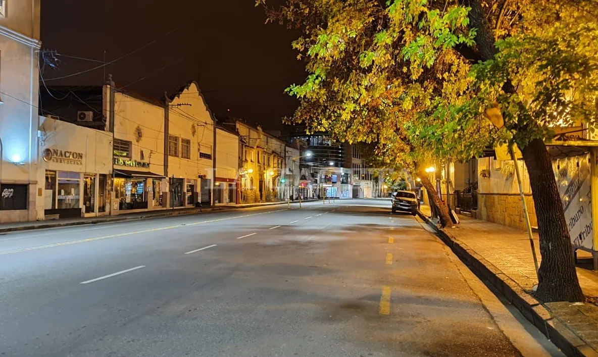 Salta de noche