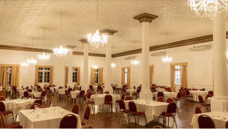 Hot Termas Comedor