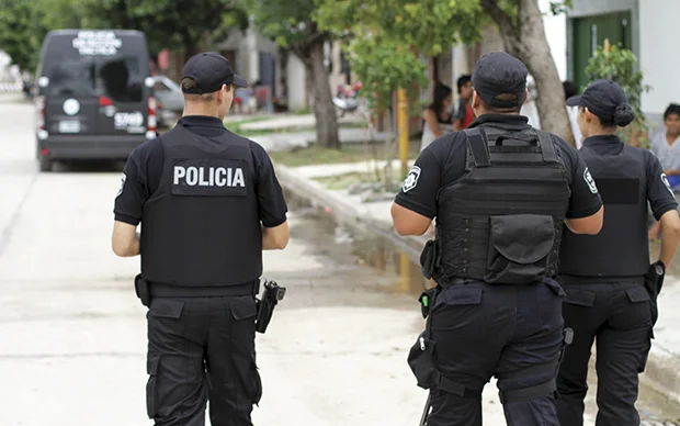 policias
