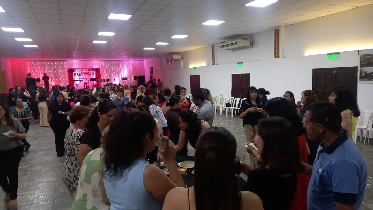 Festejo Día del Maestro en Saravia