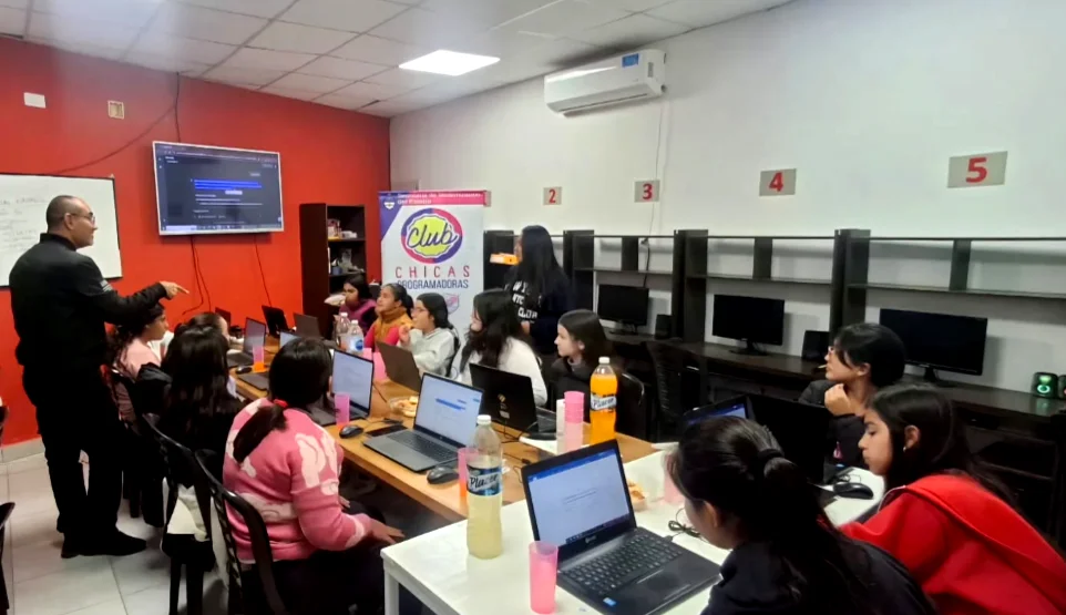 Nido de Apolinario Saravia