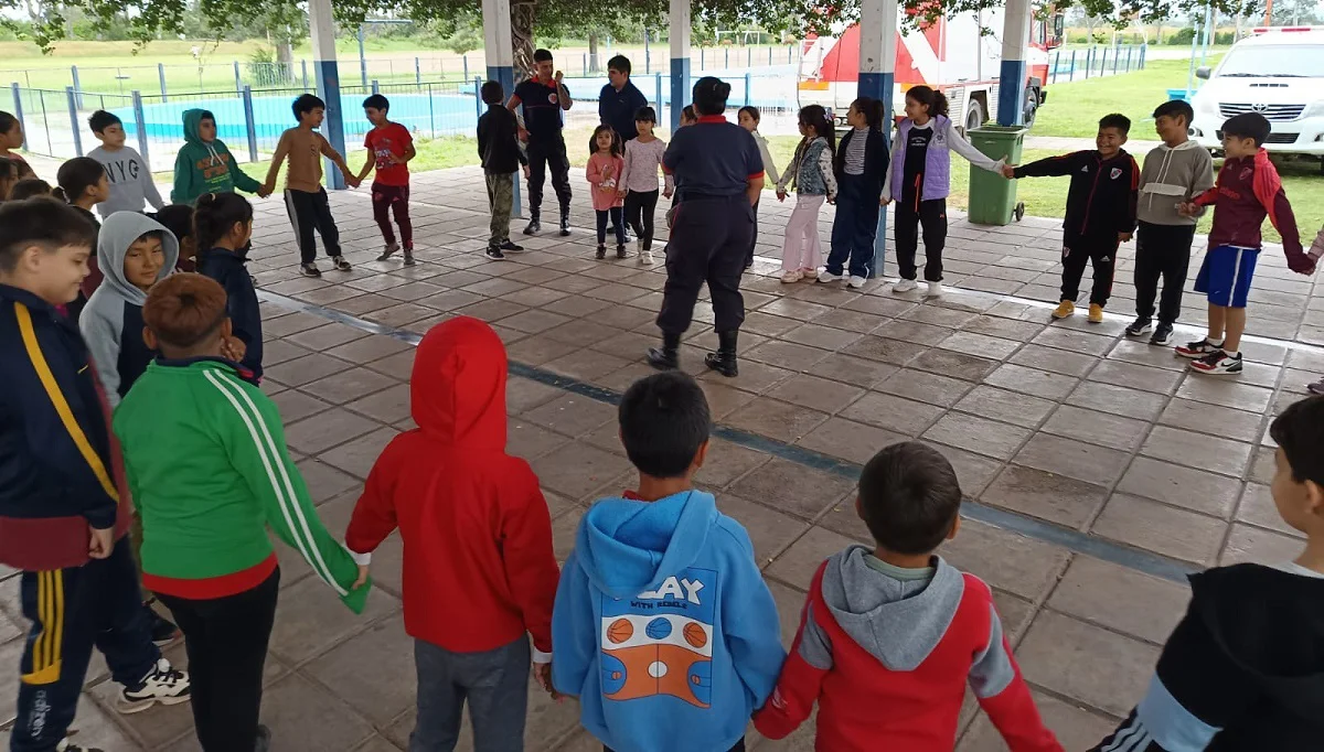 Bomberos Voluntarios  (2)
