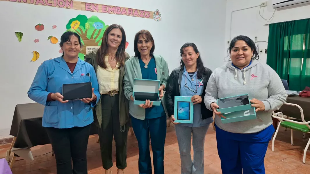 24832-el-gobierno-entrego-68-tablets-a-agentes-sanitarios-de-la-zona-este-provincial